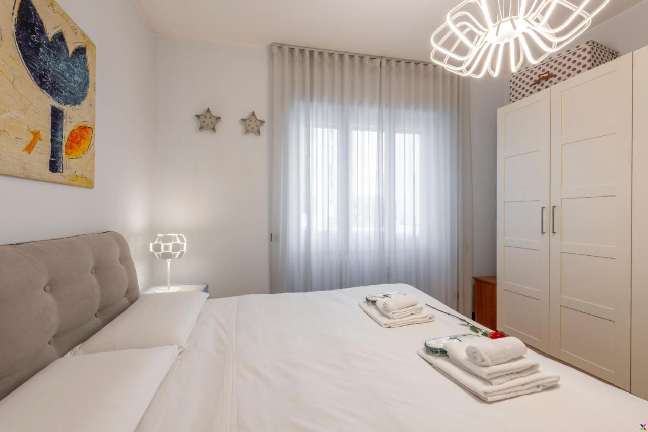 Bnbutler - Stromboli, 22 - Ampio, Luminoso Ed Elegante มิลาน ภายนอก รูปภาพ